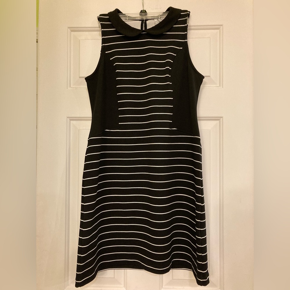 Elle brand, size small, beautiful black and white dress